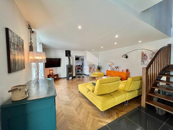 Maison Benejacq 5 pièces 157.87 m2 accès PMR + garage + piscine + cuisine d'été