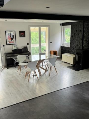 QUIMPERLÉ : Maison 3 chambres avec grand jardin et sous-sol