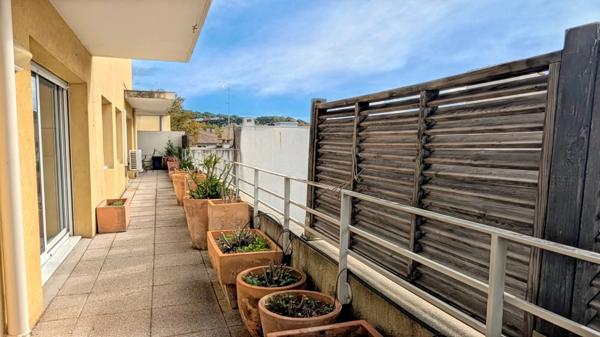 RARE : T5 de standing au centre-ville exposé plein sud avec garage privatif en sous-sol