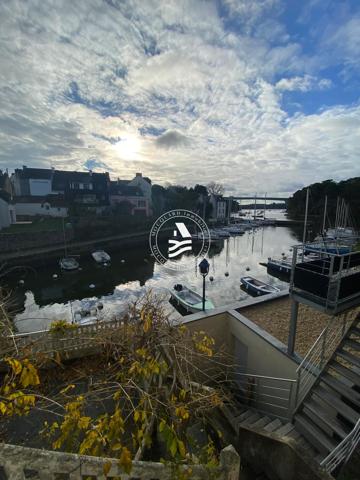 LE BONO-MOCQUARD immobilier vous propose cet appartement en duplex, bénéficiant d'une vue exceptionnelle sur !