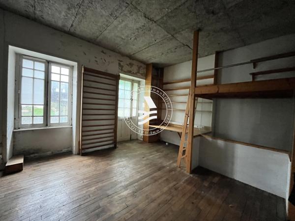 LE BONO-MOCQUARD immobilier vous propose cet appartement en duplex, bénéficiant d'une vue exceptionnelle sur !