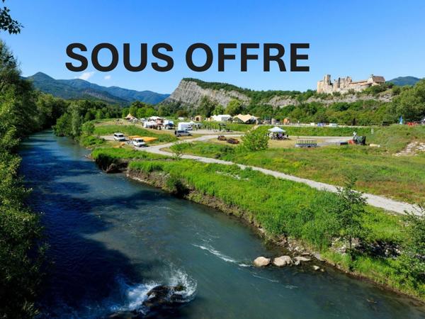 Maison
         8 pièces
        - 170 m² Exclusivité 470 000 € *