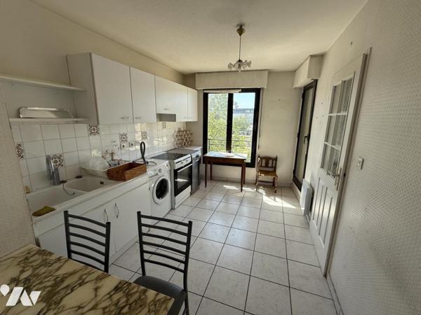 Appartement type 4 PLACE 30 OCTOBRE