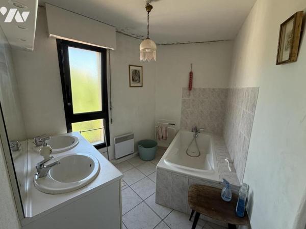 Appartement type 4 PLACE 30 OCTOBRE
