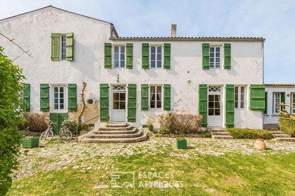 La « Maison des Aïeules » Emblématique et historique propriété et son parc arboré.