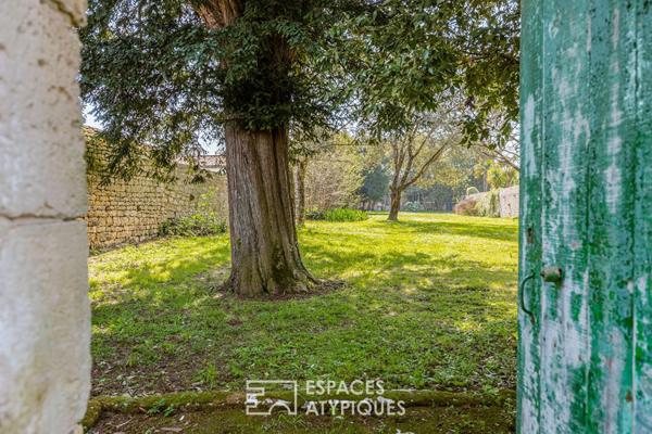 La « Maison des Aïeules » Emblématique et historique propriété et son parc arboré.