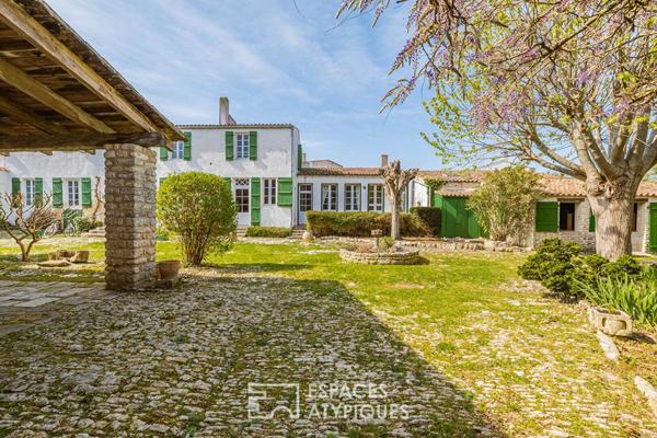 La « Maison des Aïeules » Emblématique et historique propriété et son parc arboré.