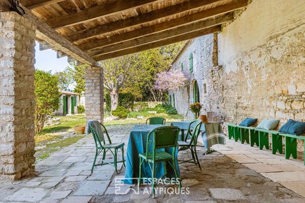 La « Maison des Aïeules » Emblématique et historique propriété et son parc arboré.