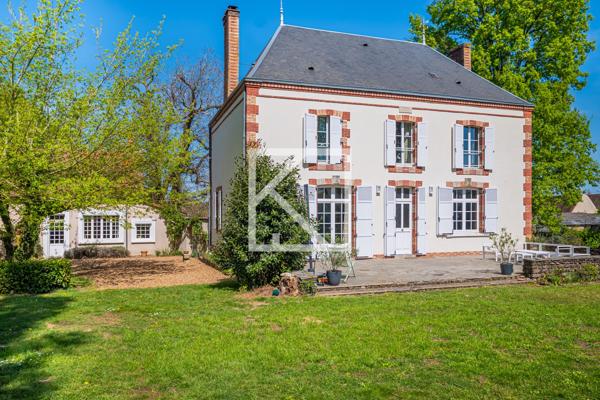 BELLE MAISON DE MAITRE DANS UN ECRIN DE VERDURE