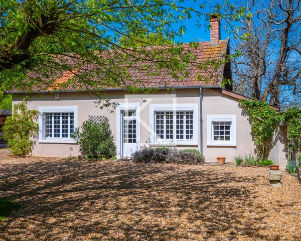 BELLE MAISON DE MAITRE DANS UN ECRIN DE VERDURE