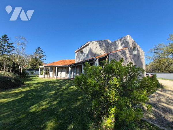 SAINT JULIEN DE CONCELLES proche du bourg maison 5 chambres