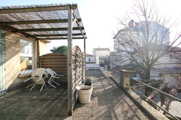 RARE ENSSEMBLE IMMOBILIER PROCHE REMPART