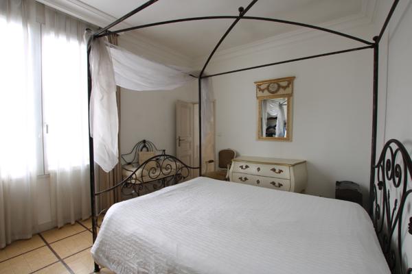 RARE ENSSEMBLE IMMOBILIER PROCHE REMPART