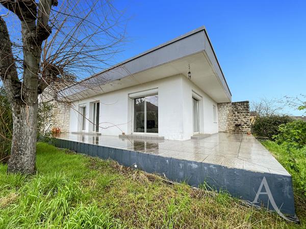 Ancienne maison d'architecte avec de beaux volumes - Villeneuve-sur-Lot