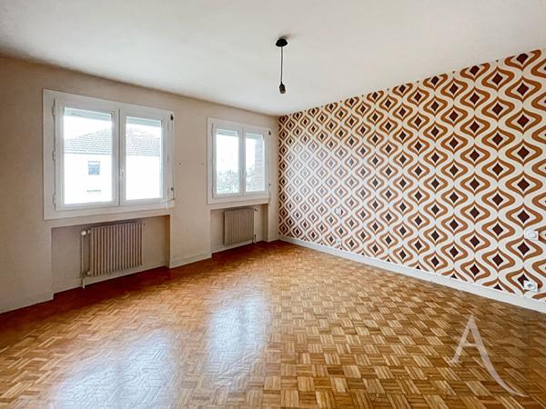 Ancienne maison d'architecte avec de beaux volumes - Villeneuve-sur-Lot