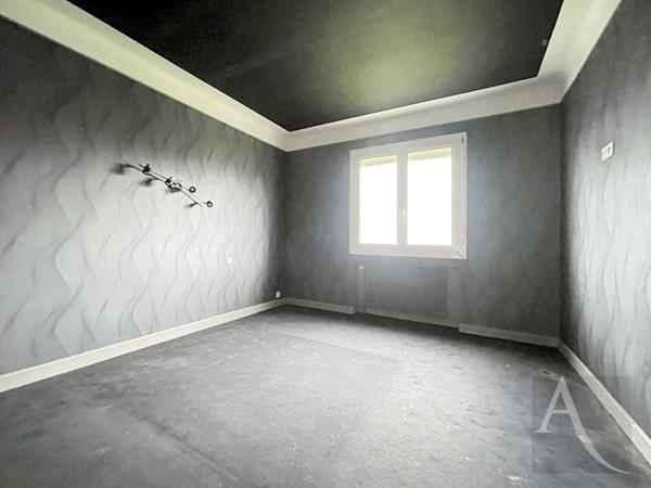 Ancienne maison d'architecte avec de beaux volumes - Villeneuve-sur-Lot