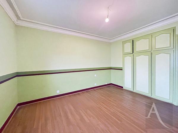 Ancienne maison d'architecte avec de beaux volumes - Villeneuve-sur-Lot