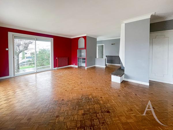 Ancienne maison d'architecte avec de beaux volumes - Villeneuve-sur-Lot