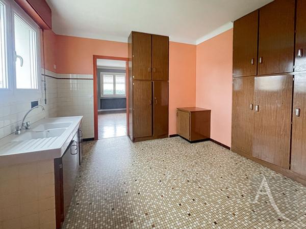 Ancienne maison d'architecte avec de beaux volumes - Villeneuve-sur-Lot