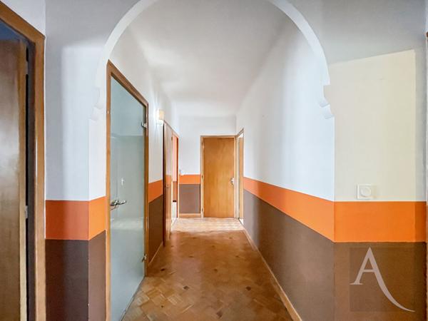 Ancienne maison d'architecte avec de beaux volumes - Villeneuve-sur-Lot