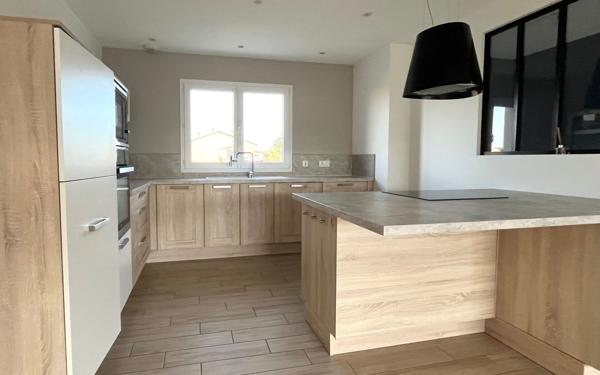 Maison à vendre    7 pièces • 139 m2 Chicheboville