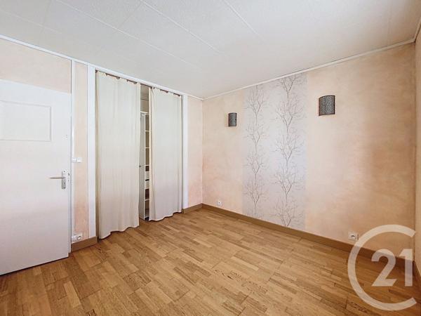 Appartement F4 à vendre  4 pièces - 75,30 m2 ST JEAN DE LA RUELLE - 45