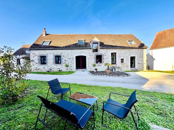 Magnifique Longère et dépendance sur 2200 m2 clos