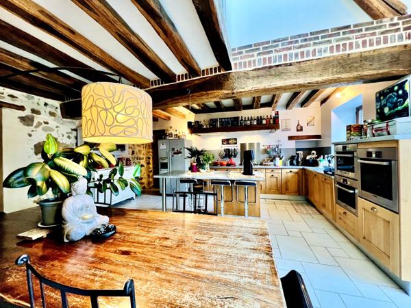 Magnifique Longère et dépendance sur 2200 m2 clos