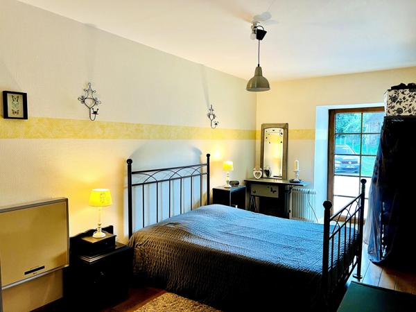 Magnifique Longère et dépendance sur 2200 m2 clos