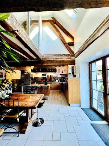 Magnifique Longère et dépendance sur 2200 m2 clos