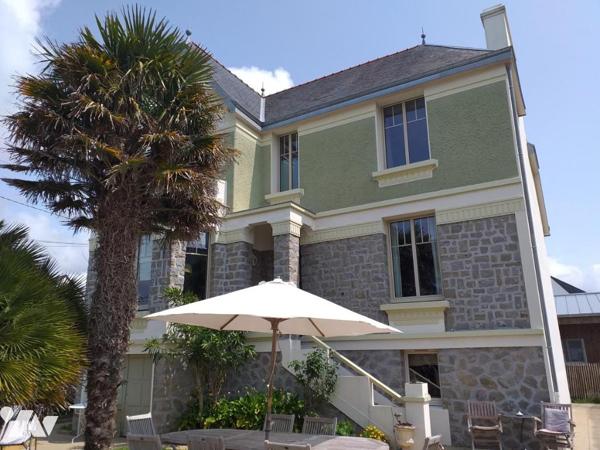 Proche plage et commerces 6 chambres- 2 garages - Jardin