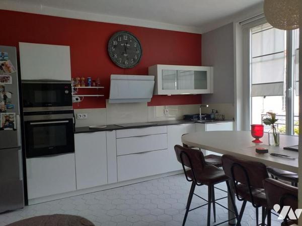 Proche plage et commerces 6 chambres- 2 garages - Jardin