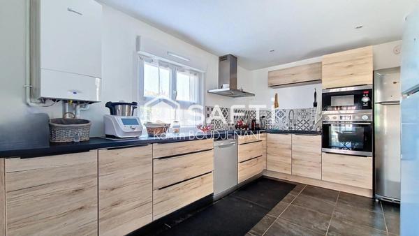 Maison individuelle sur 400 m2 de terrain, 3 chambres...