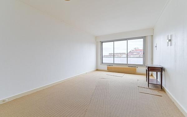 Appartement à vendre    4 pièces • 72,62 m2 Paris 19