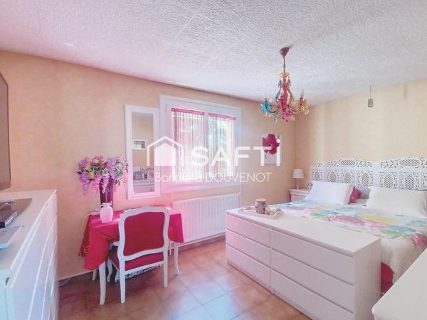 Maison de 125 m² sur un joli terrain avec piscine et terrasses - 3 chambres - Garage