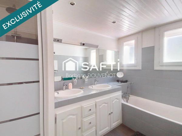 Maison de 125 m² sur un joli terrain avec piscine et terrasses - 3 chambres - Garage