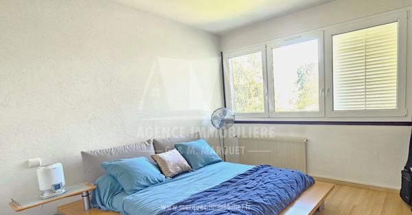 CHAMPNIERS - MAISON ATYPIQUE DE 265 m² AVEC GARAGE, PISCINE ET TERRAIN CLOS DE 14 077 m²
