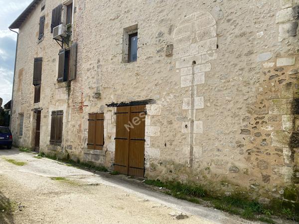 Habitation avec logements et local a Lisle proche tous commerces