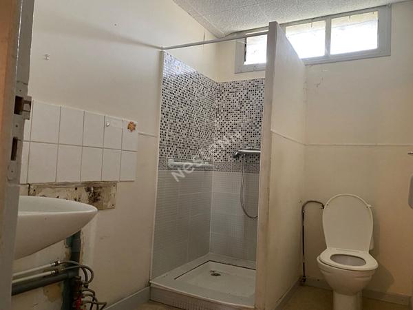 Habitation avec logements et local a Lisle proche tous commerces