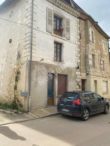 Habitation avec logements et local a Lisle proche tous commerces