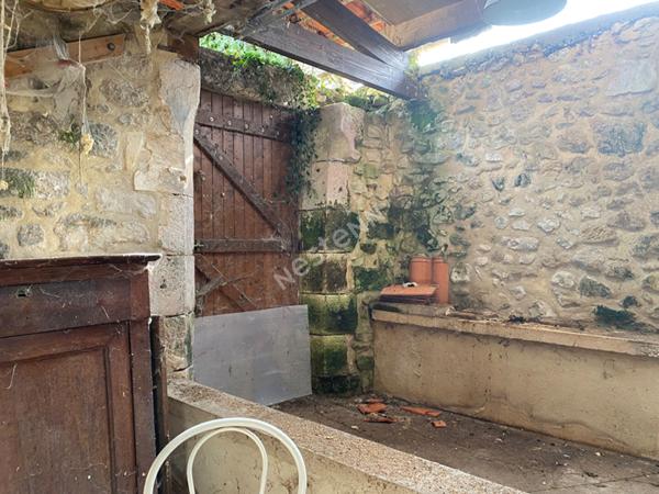 Habitation avec logements et local a Lisle proche tous commerces