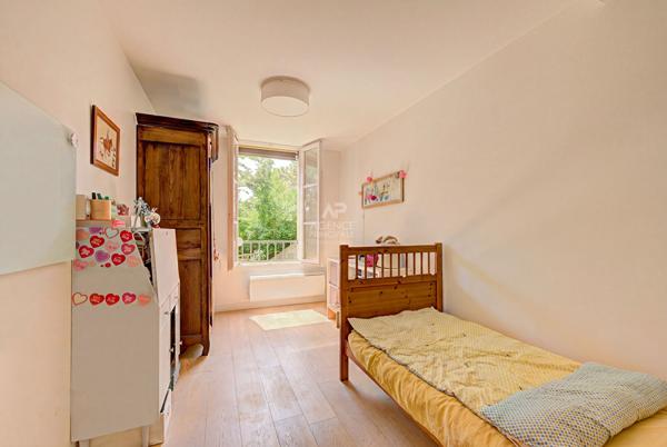 Appartement Saint Germain En Laye 5 pièce(s) 111.24 m2 1 090 000 € **  - Référence  18226