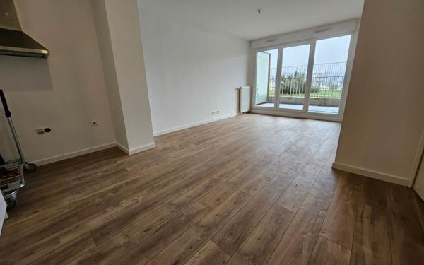 Appartement à vendre    2 pièces •  Romainville