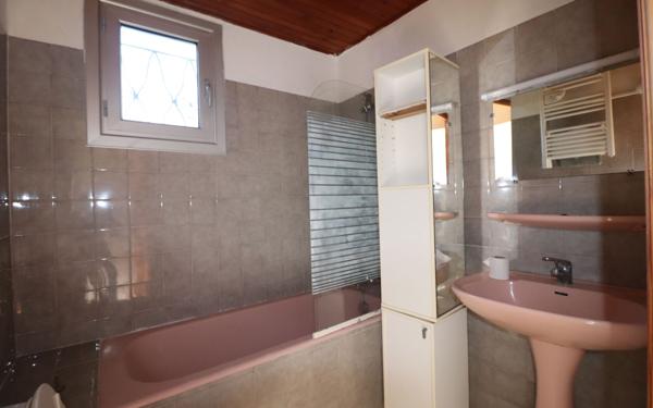 Appartement à louer    2 pièces • 47,50 m2 Roquevaire