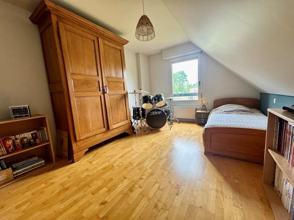 Maison individuelle en semi plain pied 200 m² habitables – Wasquehal – Terrain arboré 850 m² WASQUEHAL