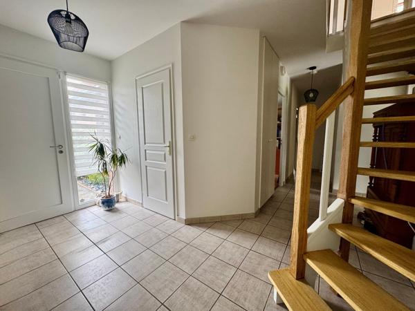 Maison individuelle en semi plain pied 200 m² habitables – Wasquehal – Terrain arboré 850 m² WASQUEHAL