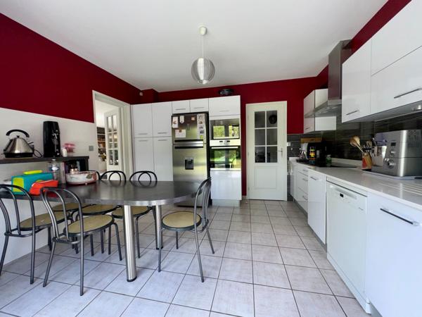 Maison individuelle en semi plain pied 200 m² habitables – Wasquehal – Terrain arboré 850 m² WASQUEHAL