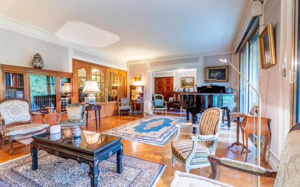 Appartement à vendre    4 pièces • 136,11 m2 Lyon 6