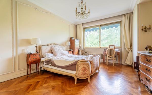 Appartement à vendre    4 pièces • 136,11 m2 Lyon 6