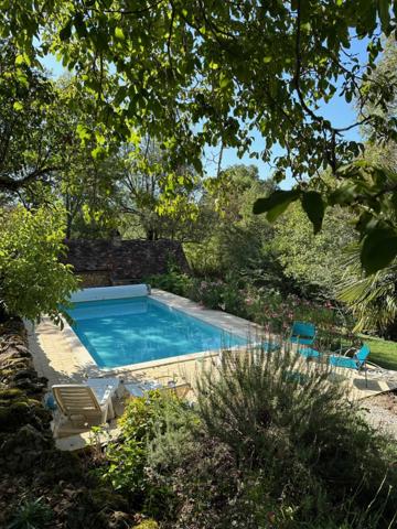 Maison ancienne - Gourdon EXCLUSIVITE - Secteur GOURDON - Maison en pierre atypique, four à pains, piscine sur 3455 m² boisés